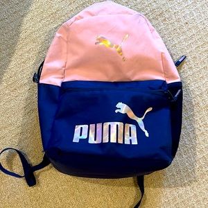 Girls Puma Backpack used, good condition needs a scrub